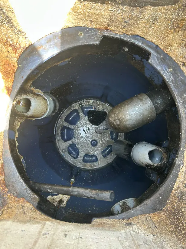Intervention d'urgence sur un poste de relevage en refoulement d'eaux usées — AquaBat Service Val-de-Marne